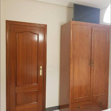 Private Room With Shared Bathroom Саламанка Экстерьер фото